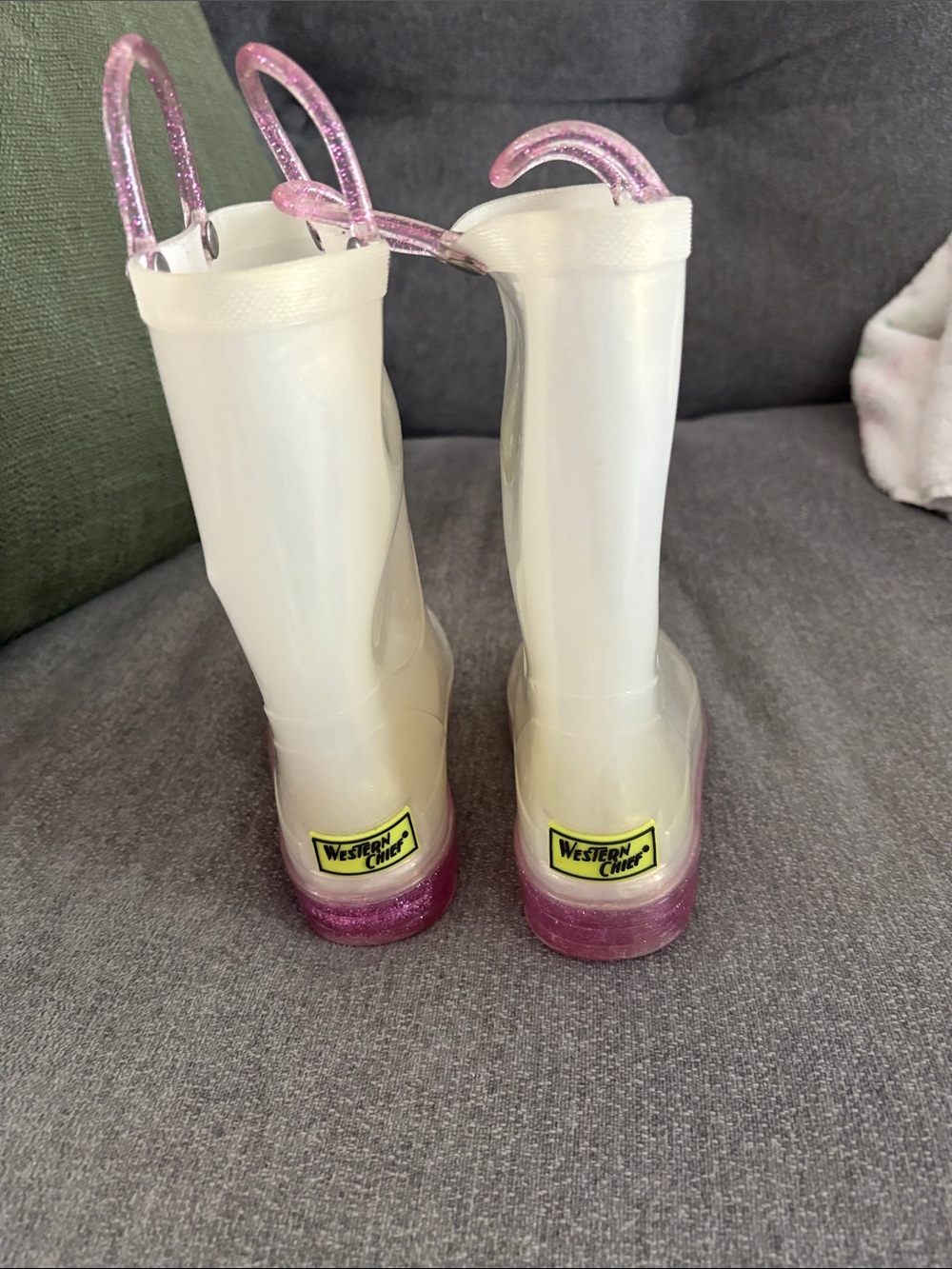 Western Chief Kids Pearl White Rain Boots with Pink Glitter Handles - Picture 4 of 5